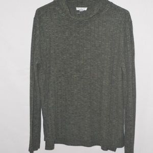 Green Turtle Neck